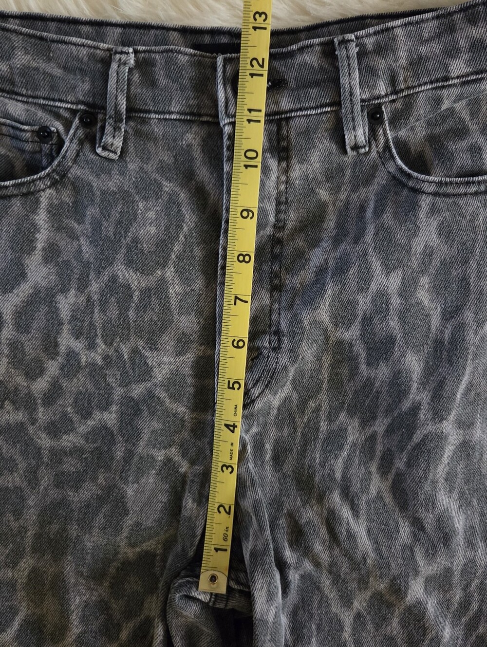 Good American Good Standard Barrel Jeans In Grey Lucky Leopard Size 28 - Picture 11 of 12